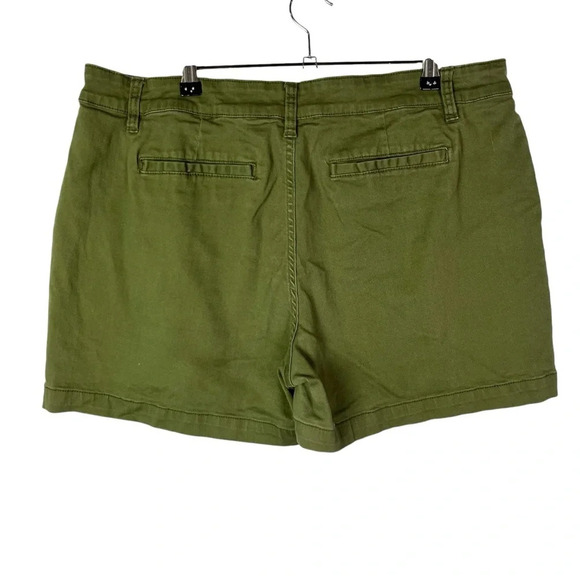 DIP Moss Green Flat Front Chino Shorts 16 - Picture 2 of 4
